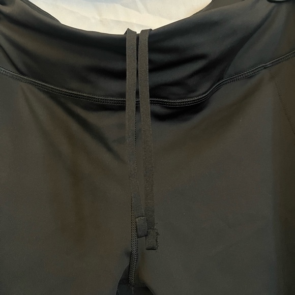 XL Nike Dri- Fit Women’s Black Leggings - Picture 6 of 8